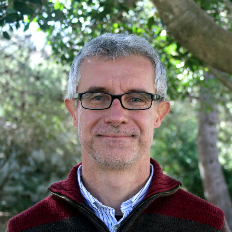 Dr. Javier Gulías León